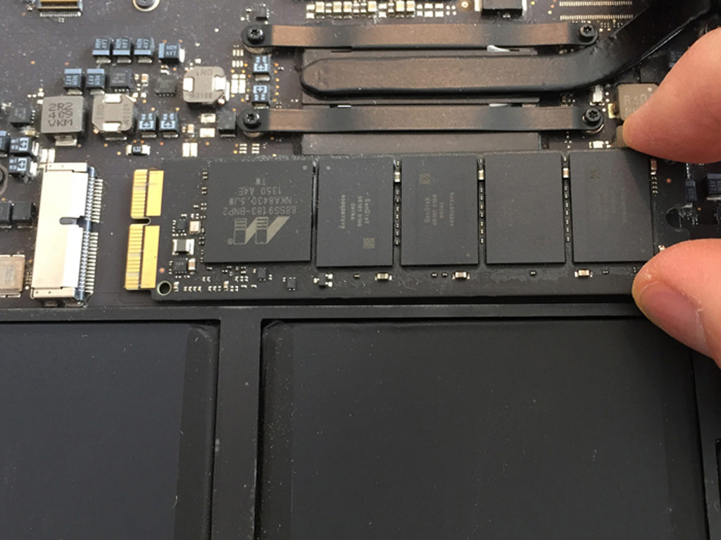 【値下げ】MacBookAir13インチ　late 2010 SSD交換済み